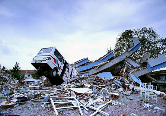 izmit earthquake damage