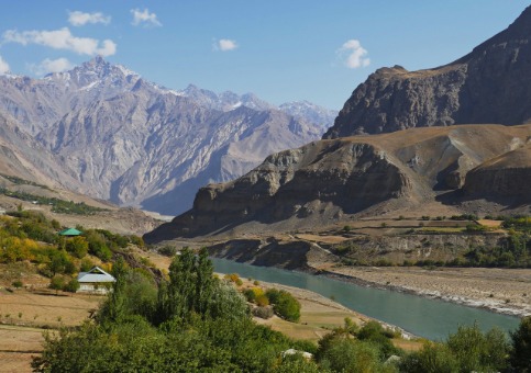 Tajikistan’s Pamir Mountains (photo: Francis Jones)