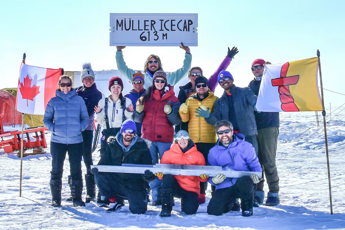 Bedrock celebration (Team 2, left to right: Tessa, Iben, Jamie, Julien, Rebecca, Nicholas, Anais, Alison, Nerilie, Fei, Bo, Richard and Etienne)