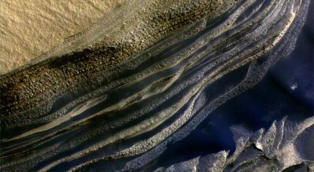 pia09098-640